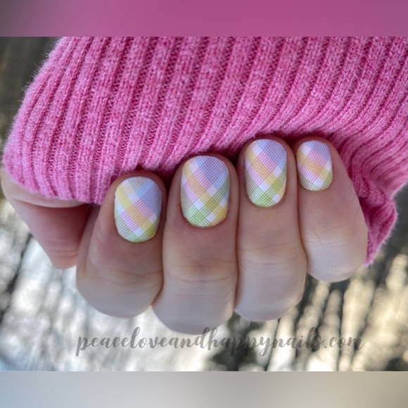 Bundle and Save -
Color Street - Spring Picnic - Picture 2 of 8